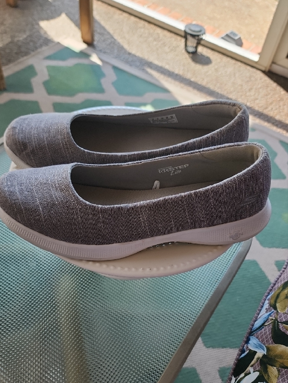 Skechers Goga Max Light Gray Slip-On Insole - Picture 8 of 9